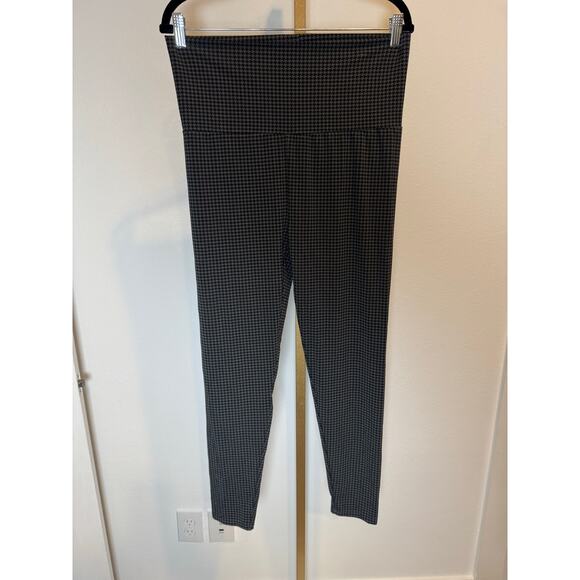 Hatch | The Ultimate Before, During, & After Crop Flare Pants - Picture 3 of 6